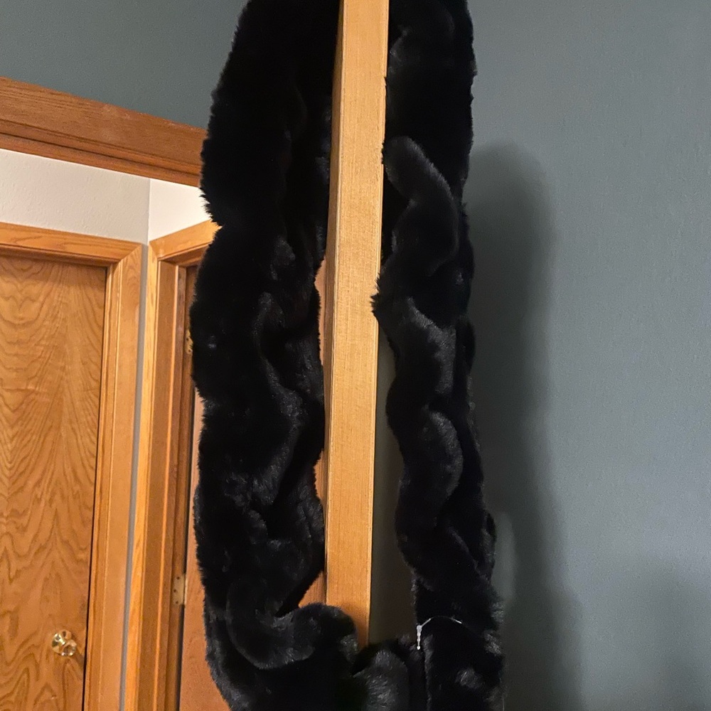 Sprigs Faux Fur Rabbit Ruffle Scarf - Picture 4 of 4
